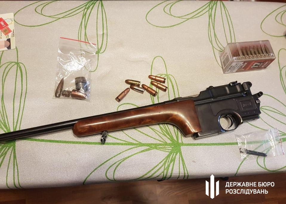 Брали от 5 до 10 тысяч: полицейский из Харькова оказался замешан в продаже разрешений на оружие фото 6 5