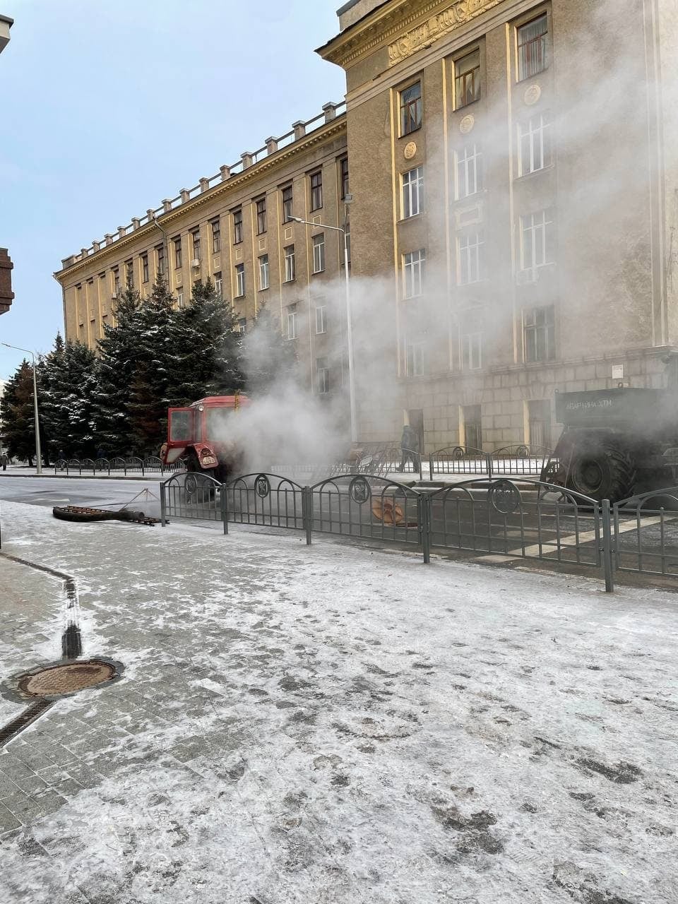 В центре Харькова прорвало крупную тепломагистраль.