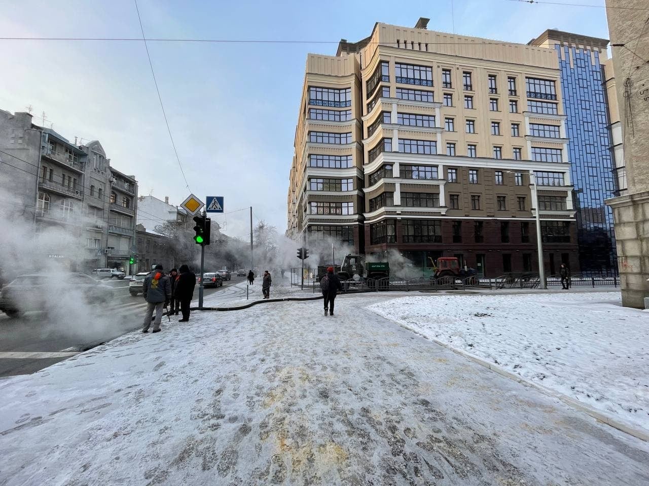 В центре Харькова прорвало крупную тепломагистраль.