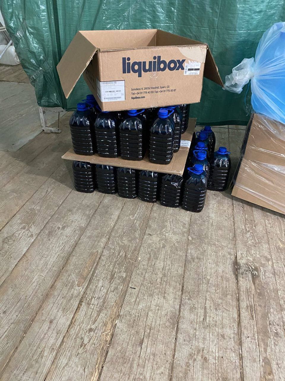 Сбывали в кафе и магазины: в Харькове подделывали алкоголь в больших масштабах фото 5 4