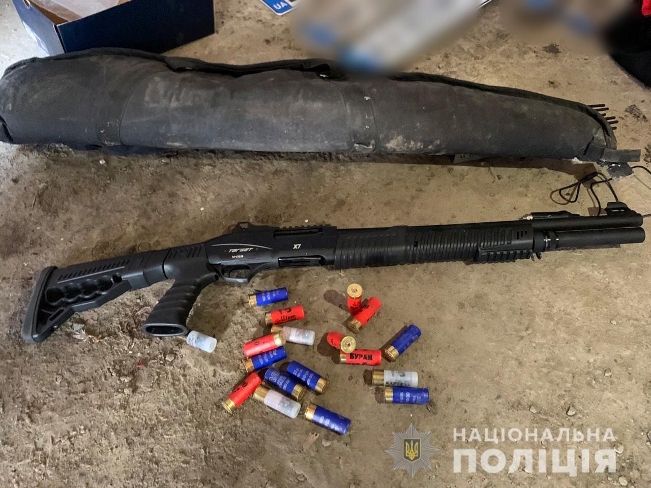 Грозит до 12 лет: в Харькове задержали банду угонщиков элитных автомобилей фото 9 8