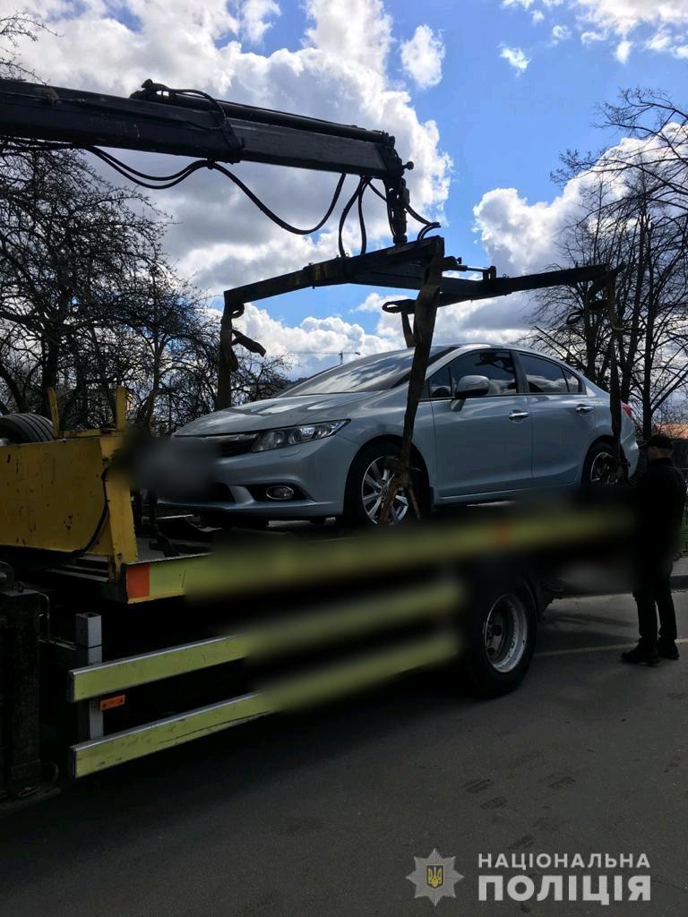 Грозит до 12 лет: в Харькове задержали банду угонщиков элитных автомобилей фото 10 9