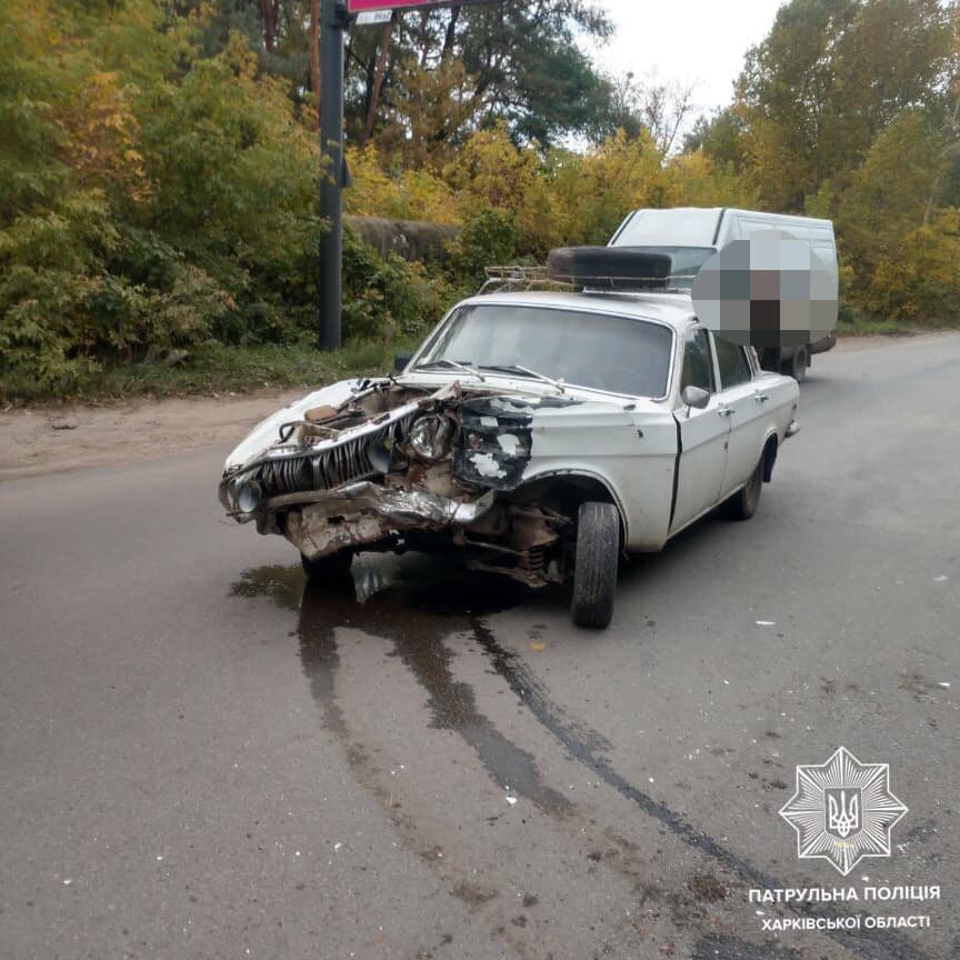 Двое пострадавших: на окружной Харькова перевернулся автомобиль фото 1