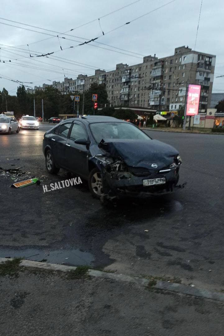 Тройное ДТП  с маршруткой: на Героев Сталинграда — авария с пострадавшими фото 3 2