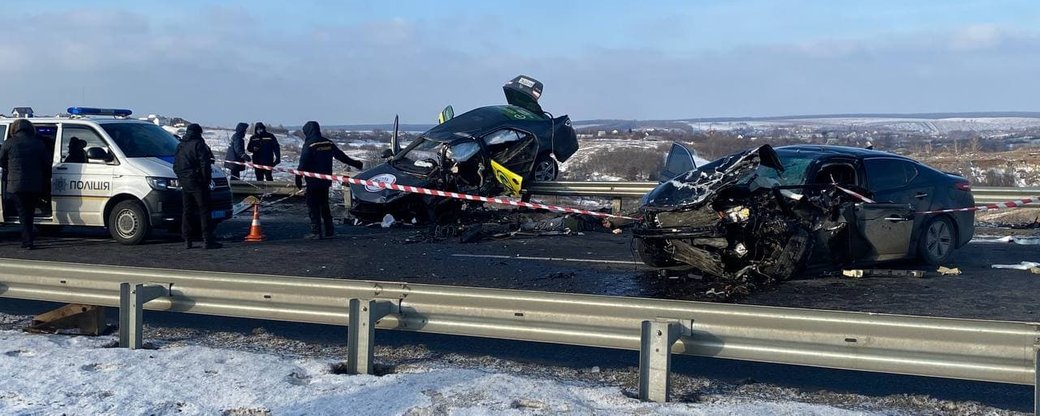 Трое погибших: на Окружной такси попало в ДТП (видео).