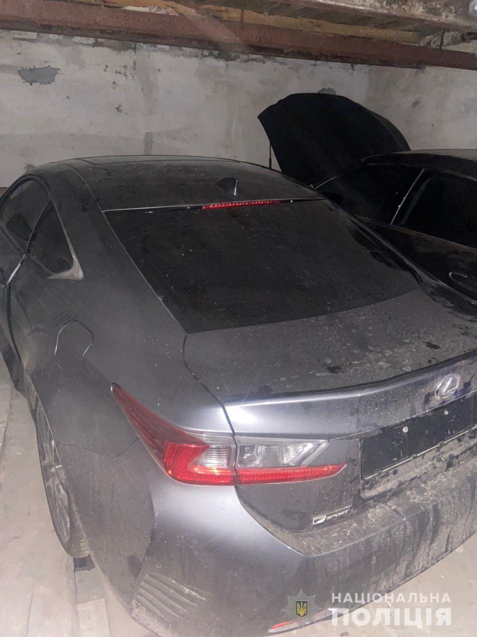 Грозит до 12 лет: в Харькове задержали банду угонщиков элитных автомобилей фото 4 3