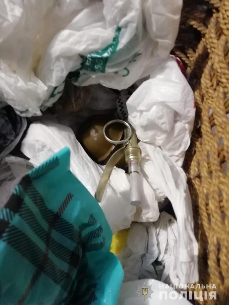 Грозит до 12 лет: в Харькове задержали банду угонщиков элитных автомобилей фото 6 5