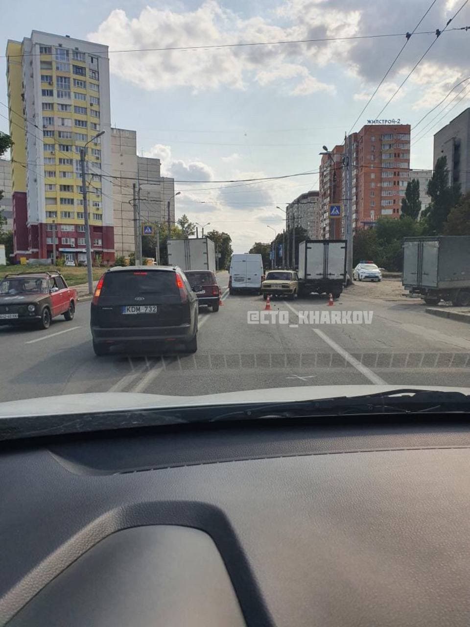 Пострадала женщина: на Салтовке &mdash; ДТП с четырьмя автомобилями фото 1