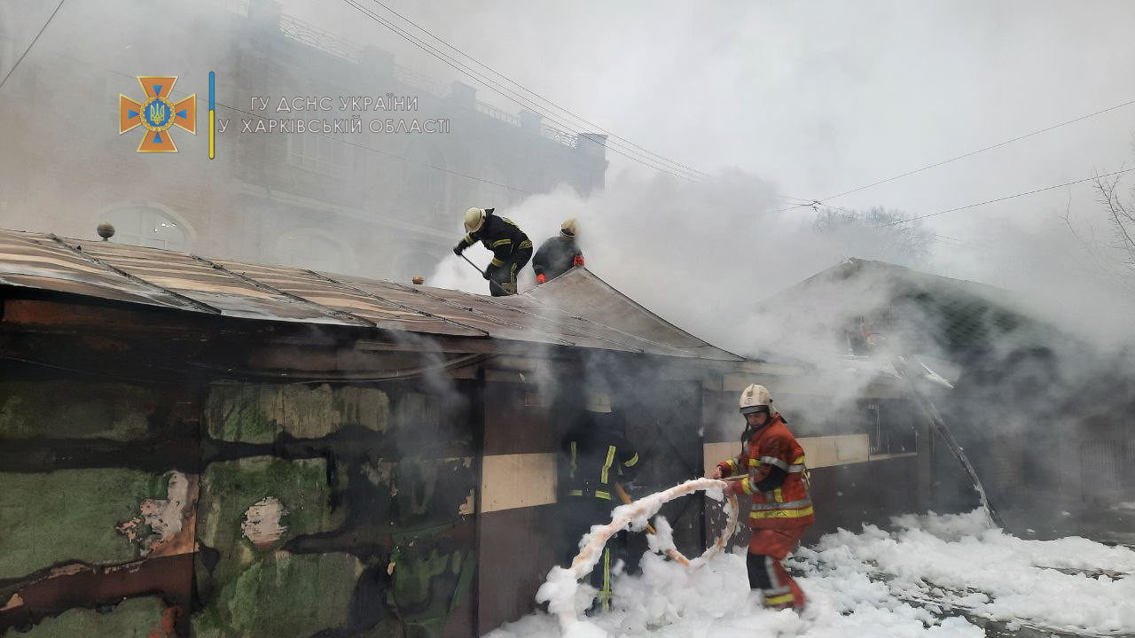 На территории Благовещенского собора — сильный пожар.