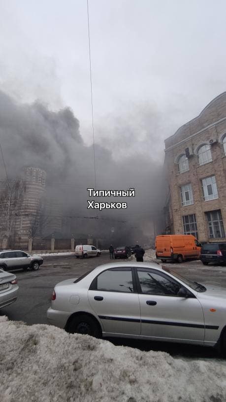 На территории Благовещенского собора — сильный пожар.