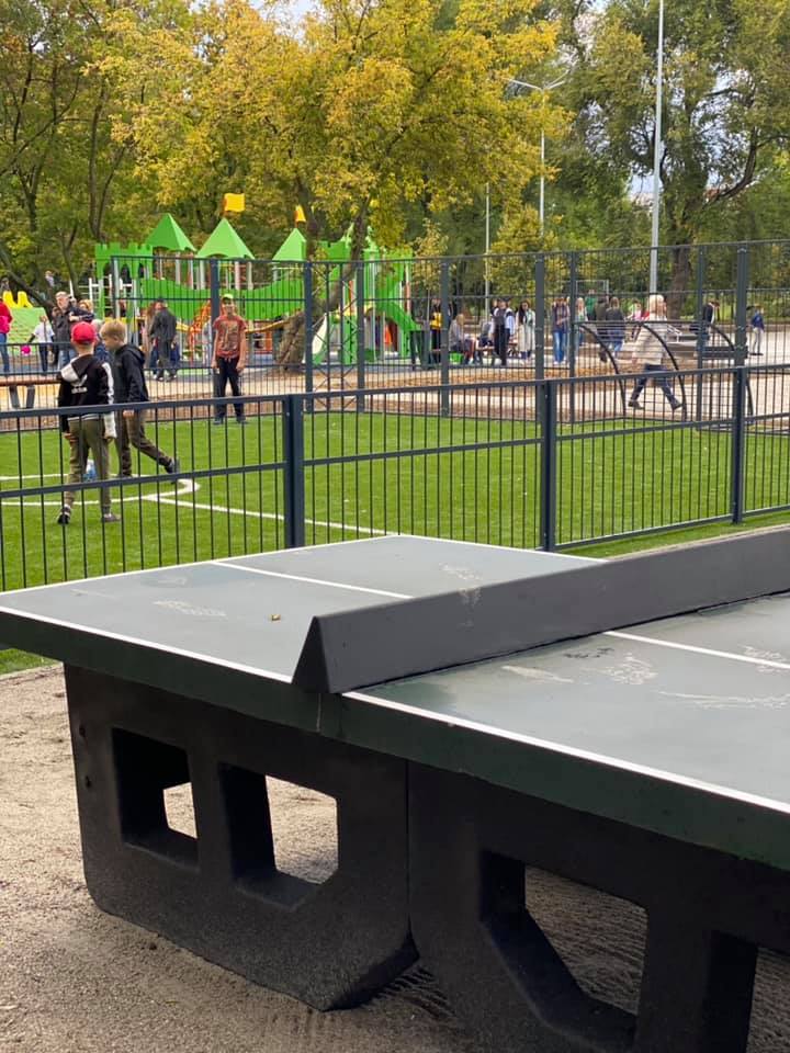 С детской и спортивной зоной: в Харькове реконструировали сквер фото 13 12