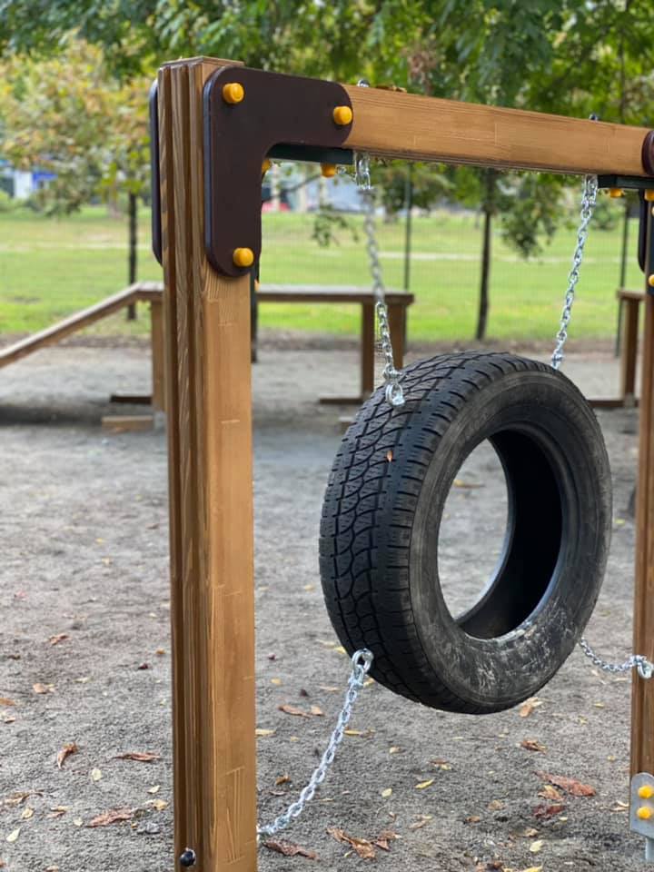 С детской и спортивной зоной: в Харькове реконструировали сквер фото 20 19