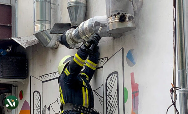 Замкнуло проводку: популярный бар в центре Харькова накрыло дымом фото 2 1