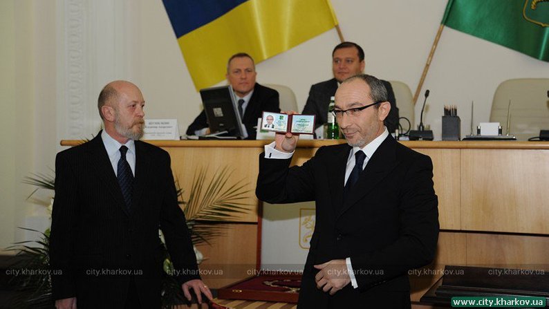 2010 год. Геннадий Кернес впервые присягу. Фото: city.kharkov.ua