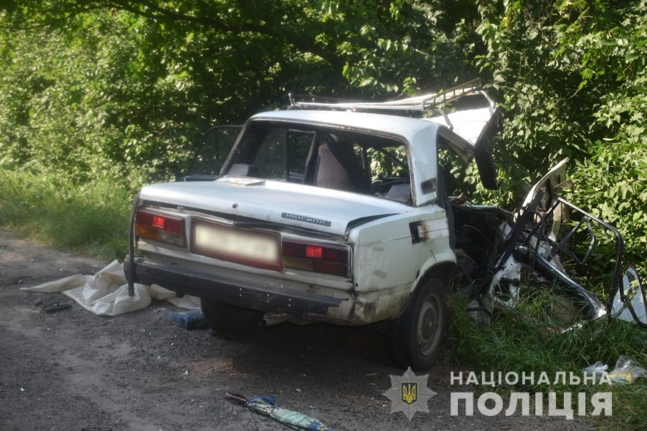 Машину разорвало на части: на Окружной Харькова столкнулись легковушка и грузовик фото 3 2