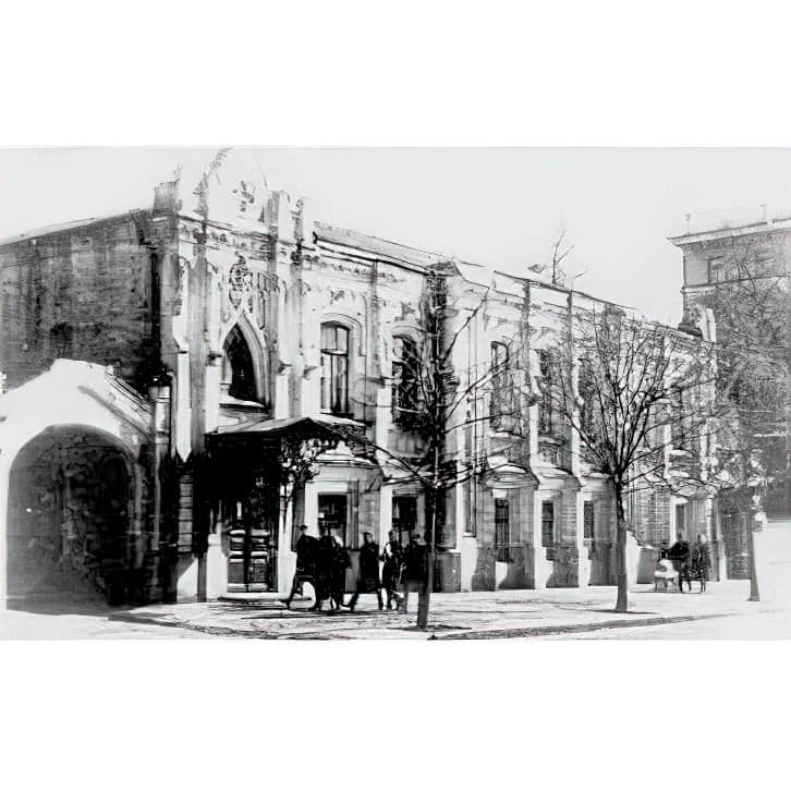 С онлайн-картой и экскурсионными маршрутами: в Харькове стартовал проект по реставрации старинных дверей фото 1