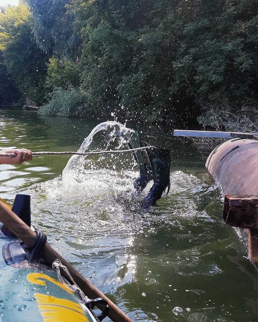 Работают водолазы и добровольцы: под Харьковом десятые сутки ищут девушку, которая пропала на водохранилище фото 6 5