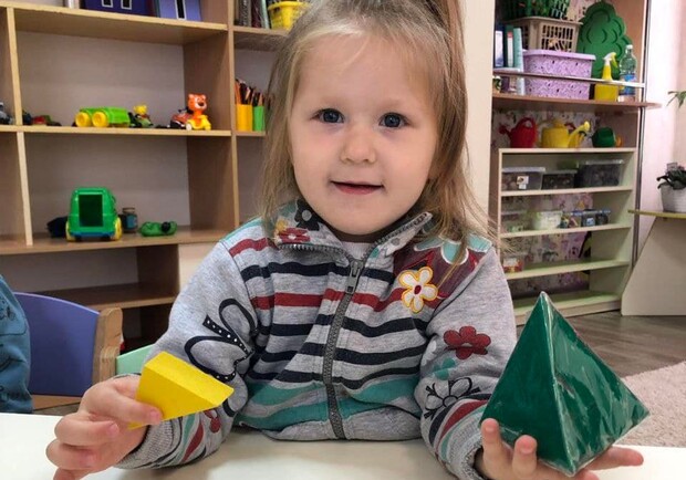 Погибшая в ДТП на окружной 3-летняя Алиса.