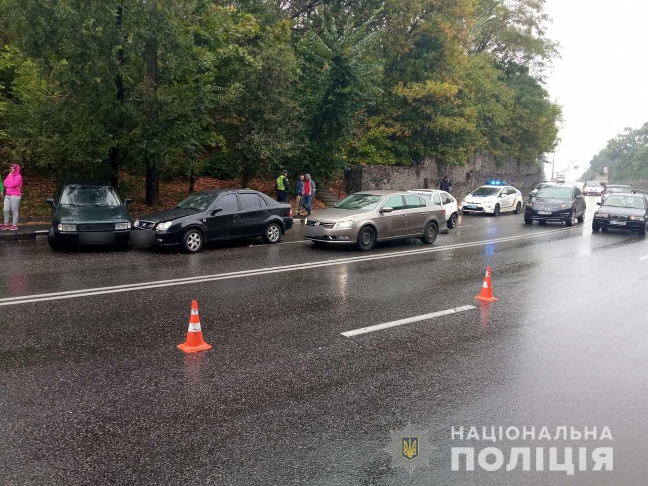 Столкнулись пять автомобилей: на Журавлевском спуске &mdash; массовое ДТП с пострадавшими фото 3 2