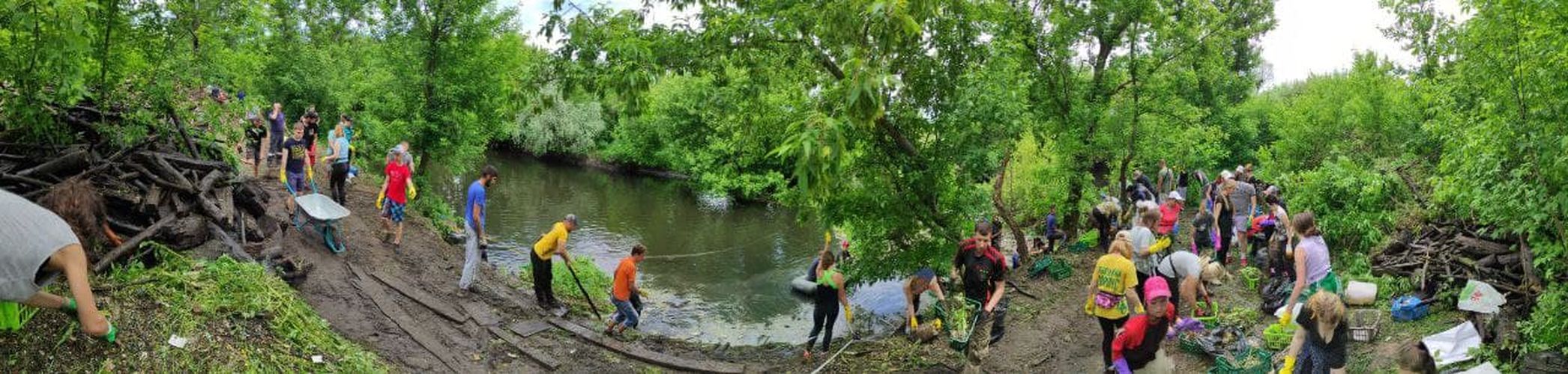 Более 20 тонн отходов: харьковчане снова очищали речку Уды от мусора фото 12 11