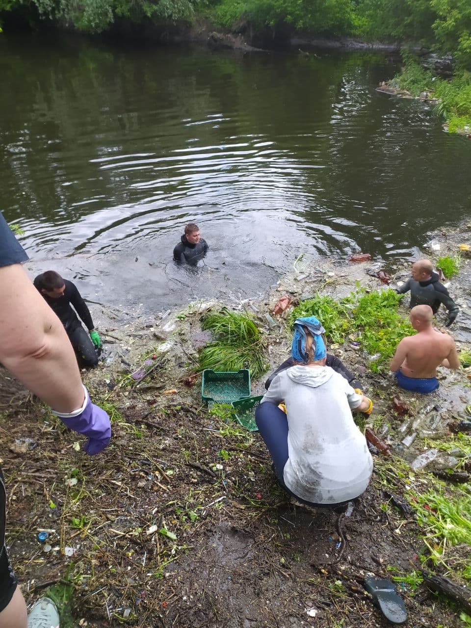 Более 20 тонн отходов: харьковчане снова очищали речку Уды от мусора фото 2 1