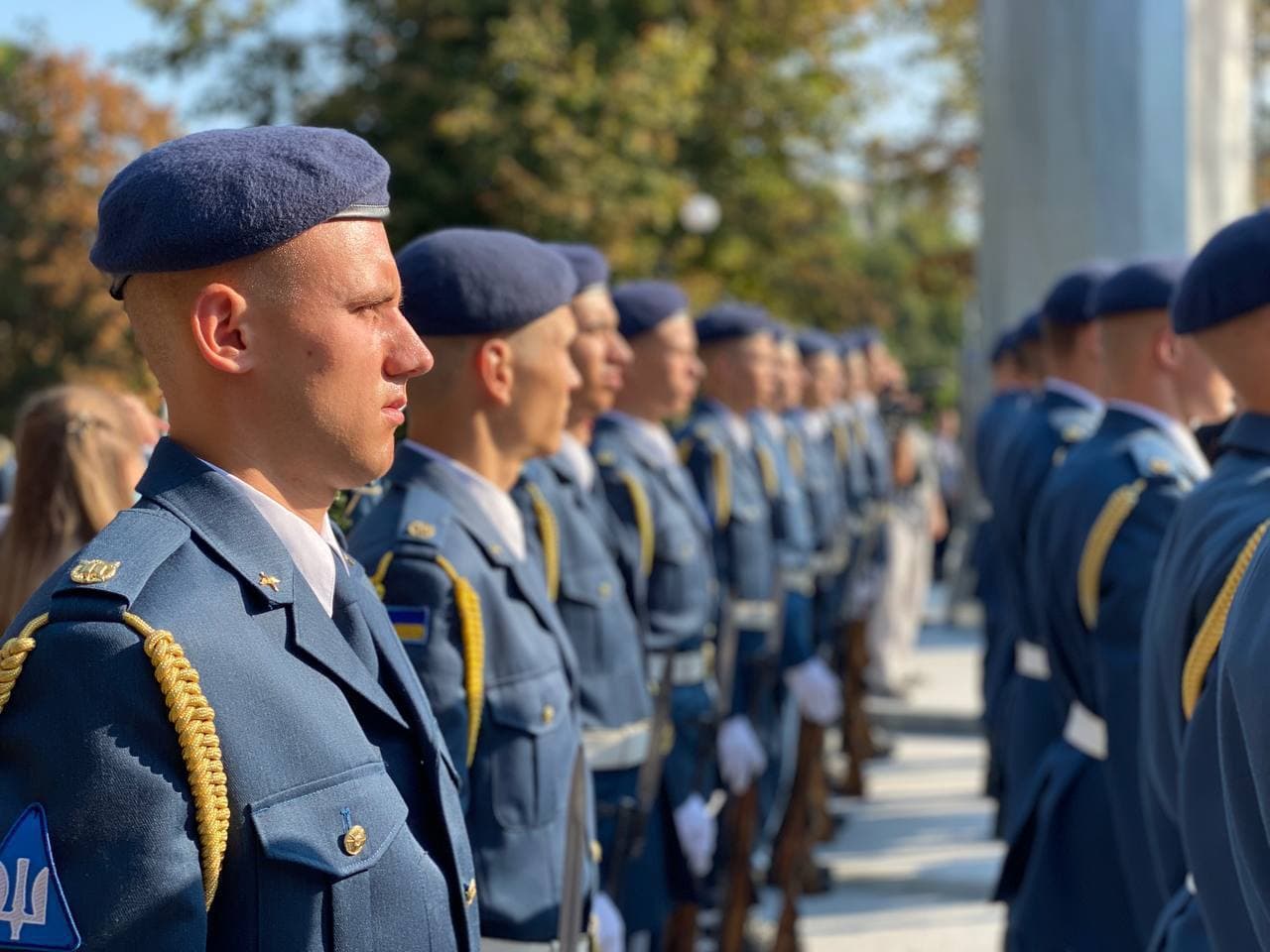 Видеофакт: в Харькове подняли флаг на самом высоком в Украине флагштоке фото 1