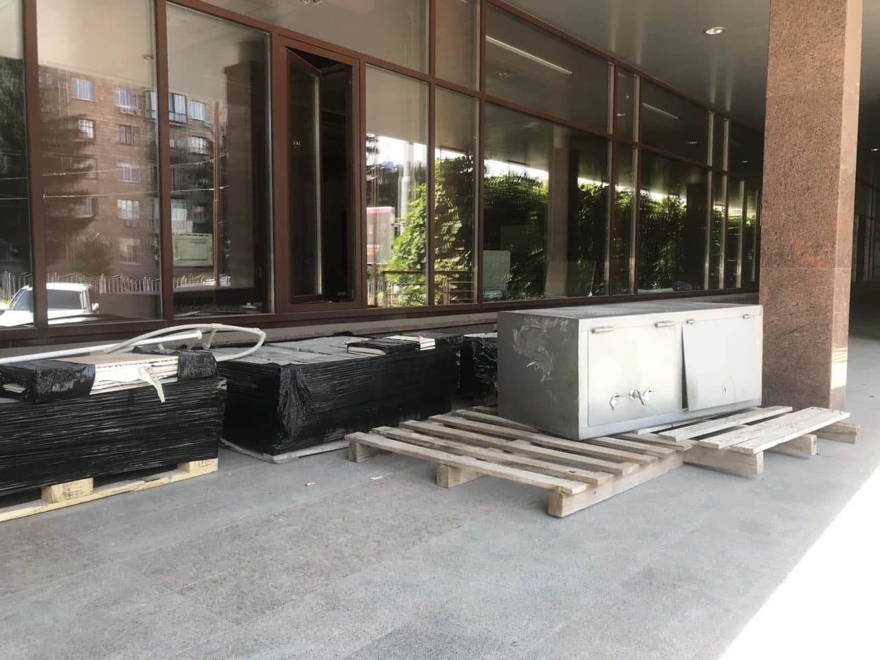 Готовят к сносу: в Харькове разбирают гостиницу "Националь", где жил Кернес фото 1