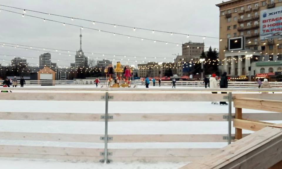 На центральной площади Харькова открылась ярмарка.