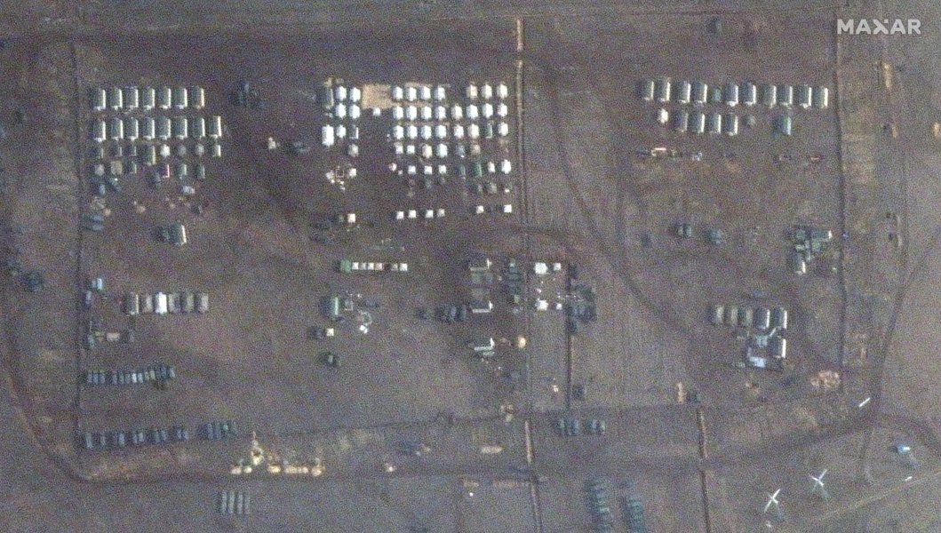 Искандеры и бронетехника: опубликованы новые снимки и карта наращивания  российских войск у границ Украины.