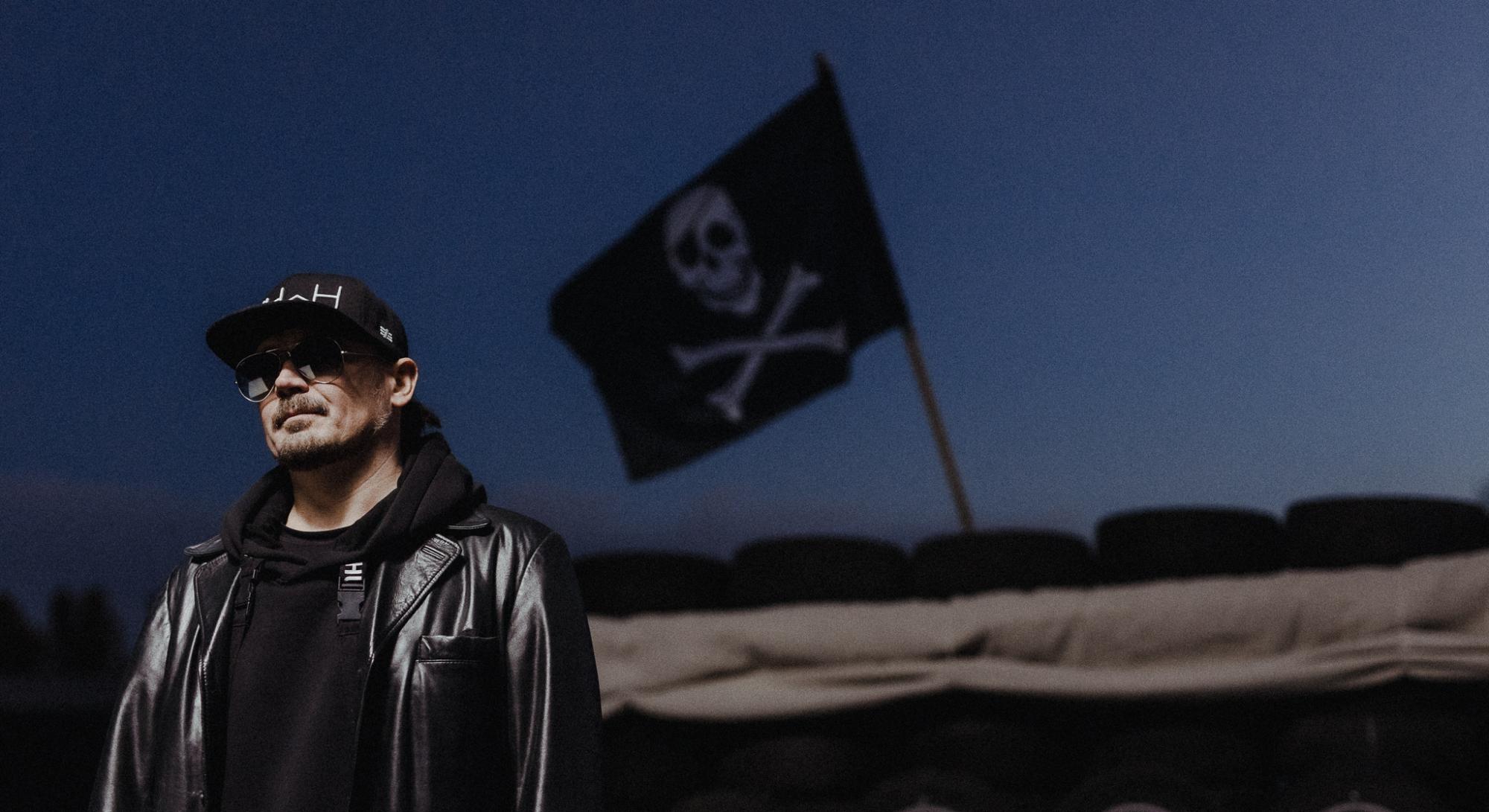 Жадан, ТНМК и VOID презентовали рок-н-ролльный клип "Пираты".