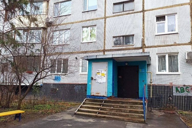 Соседи хорошо отзываются о матери погибшего ребенка.