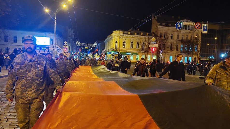 Фотофакт: в Харькове прошел марш защитников Украины фото 4 3