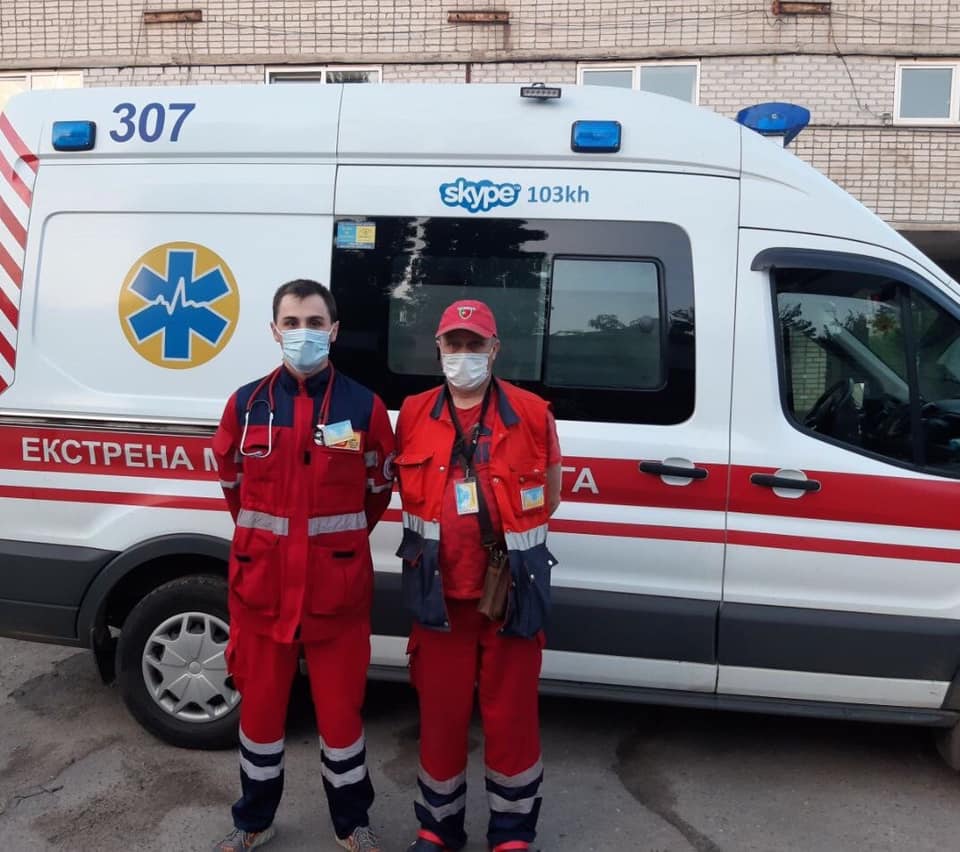 Парня спасла бригада экстренной медицинской помощи: фельдшер Гулаг В.В. и водитель Смирнов О. Ю. Фото: Центр экстренной медпомощи и медицины катастроф