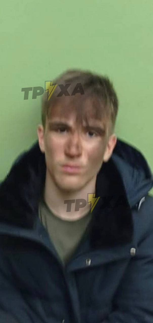 На станции метро "Центральный рынок" 16-летний парень прыгнул на рельсы и пытался убежать в тоннель.