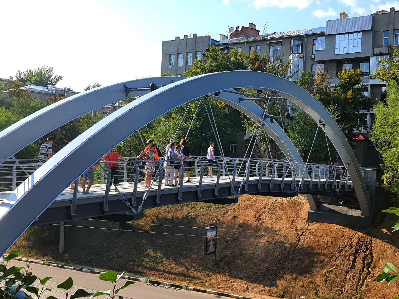 Фотофакт: в Харькове открылся обновленный Зоологический мост фото 1