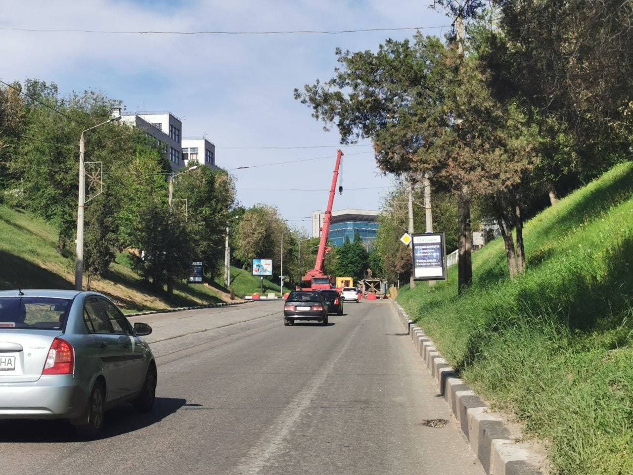 "Мост — все": в центре Харькове демонтировали пешеходный виадук фото 3 2