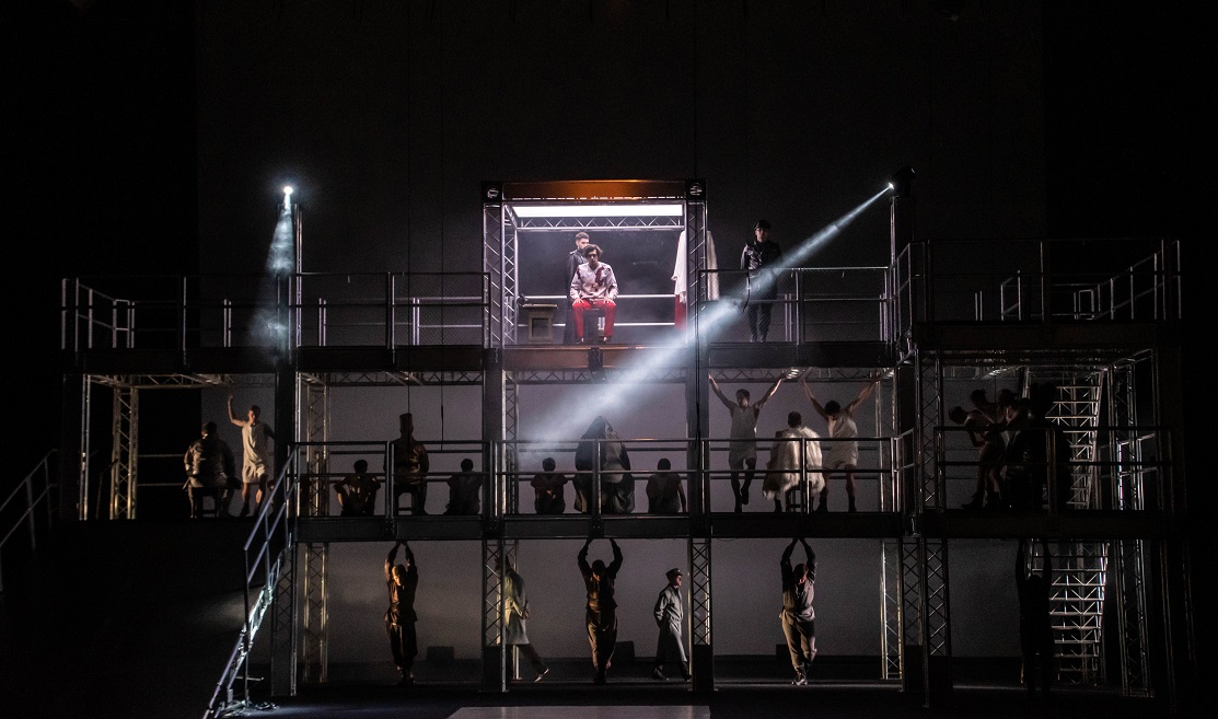 Два года репетиций: в Харькове состоялась премьера оперы "Вышиваный. Король Украины" фото 1