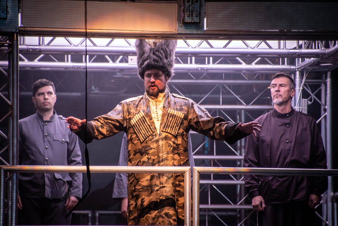 Два года репетиций: в Харькове состоялась премьера оперы "Вышиваный. Король Украины" фото 5 4