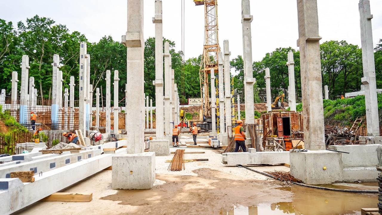 Фотофакт: как идет строительство онкоцентра в Харькове фото 1