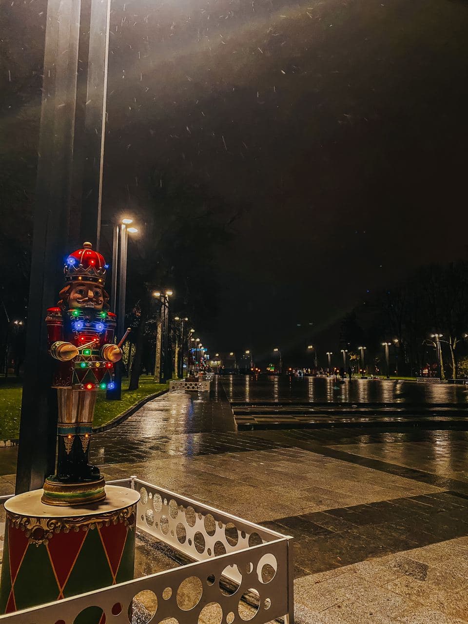 Харьков продолжают украшать к Новому году  Фото: @sergeevna_ph