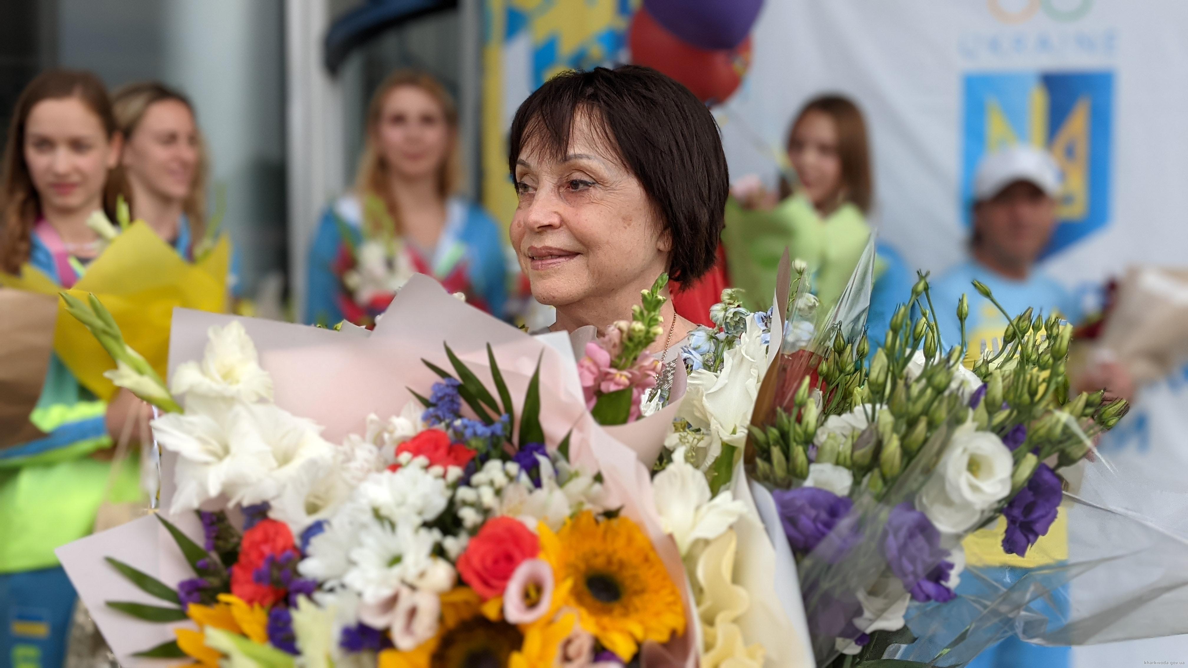 Видеофакт: в Харькове встретили олимпийскую сборную Украины по синхронному плаванию фото 6 5