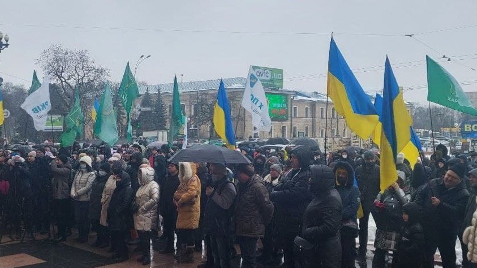 "Нет фискализации": предприниматели пикетируют Харьковскую ОГА.