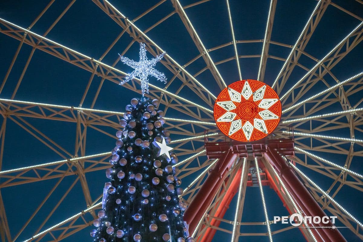 Бери фотоаппарат: парк Горького превратился в большую новогоднюю фотозону фото 2 1