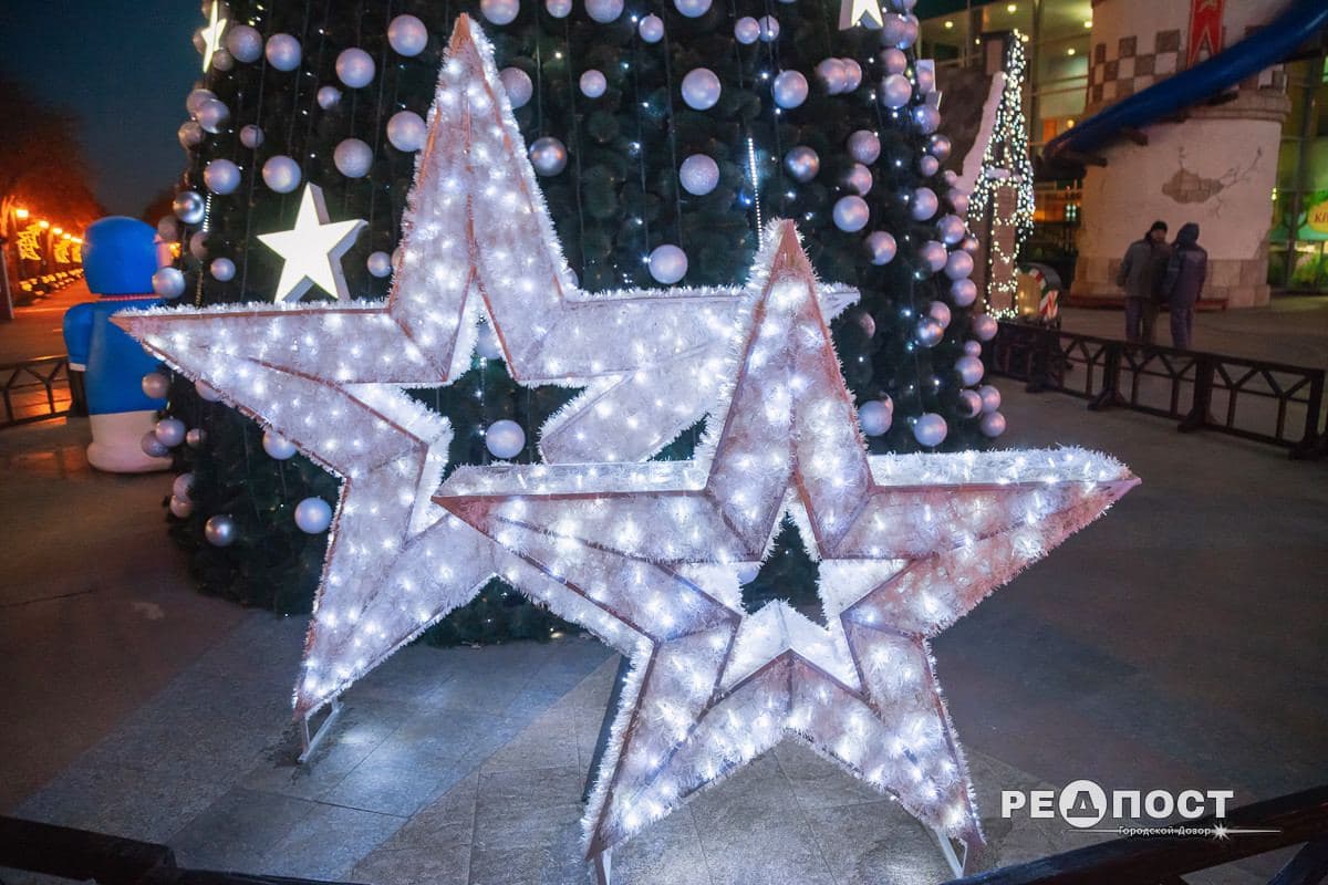 Бери фотоаппарат: парк Горького превратился в большую новогоднюю фотозону фото 4 3