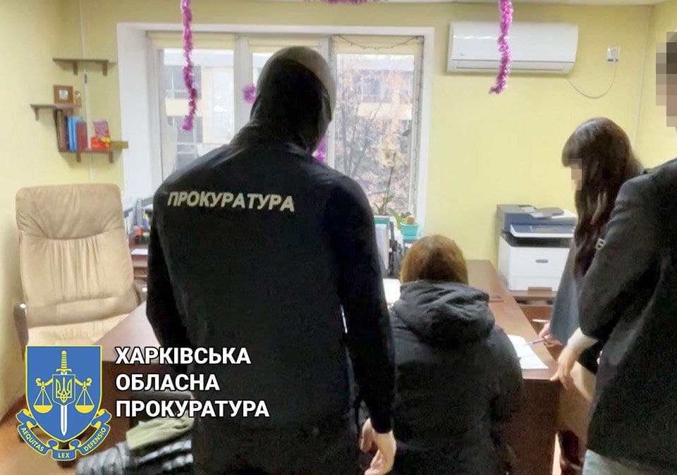 В Харькове 21-летняя полицейская попалась на подделке уголовных дел.