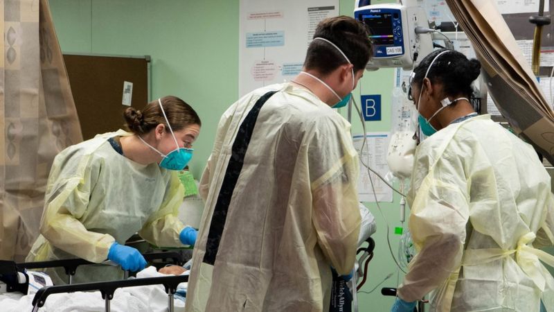 Судя по всему, молнупиравир необходимо применять на ранних стадиях заболевания. Фото: bbc.com