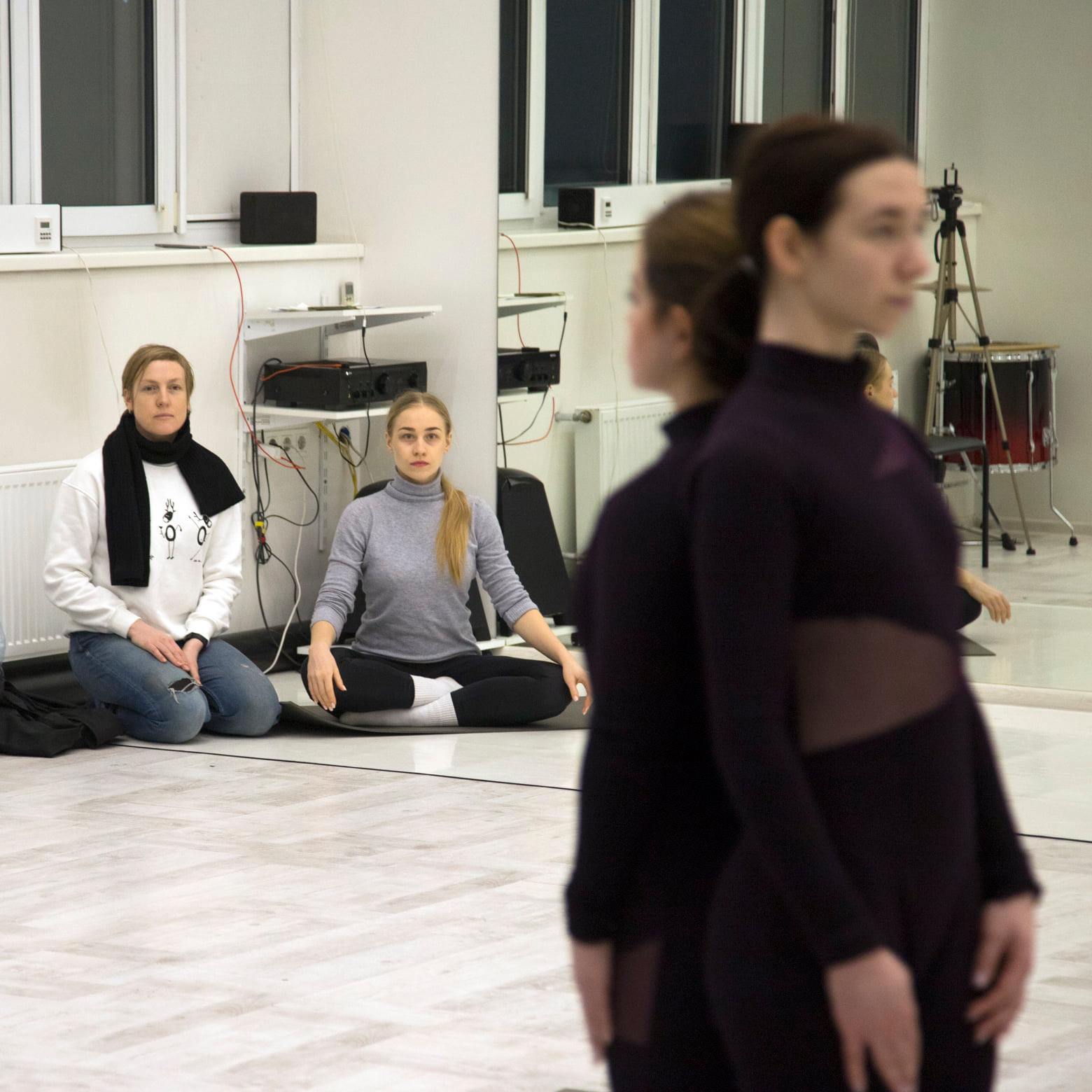 Революционная технология: харьковчанки появились в первых в мире спектаклях с дополненной реальностью фото 3 2