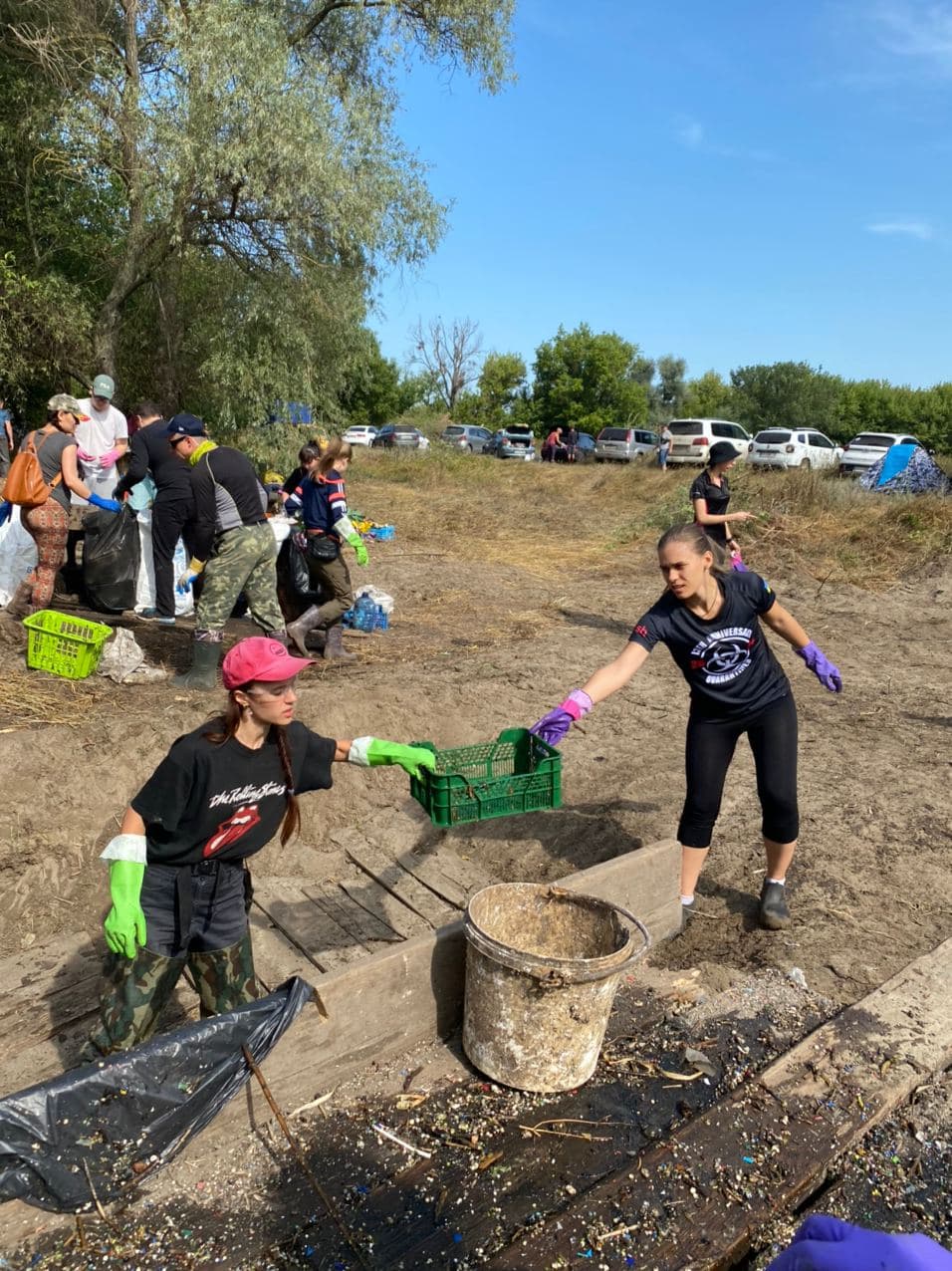 15 мусорных островов: экоактивисты расчистили реку Уды фото 3 2