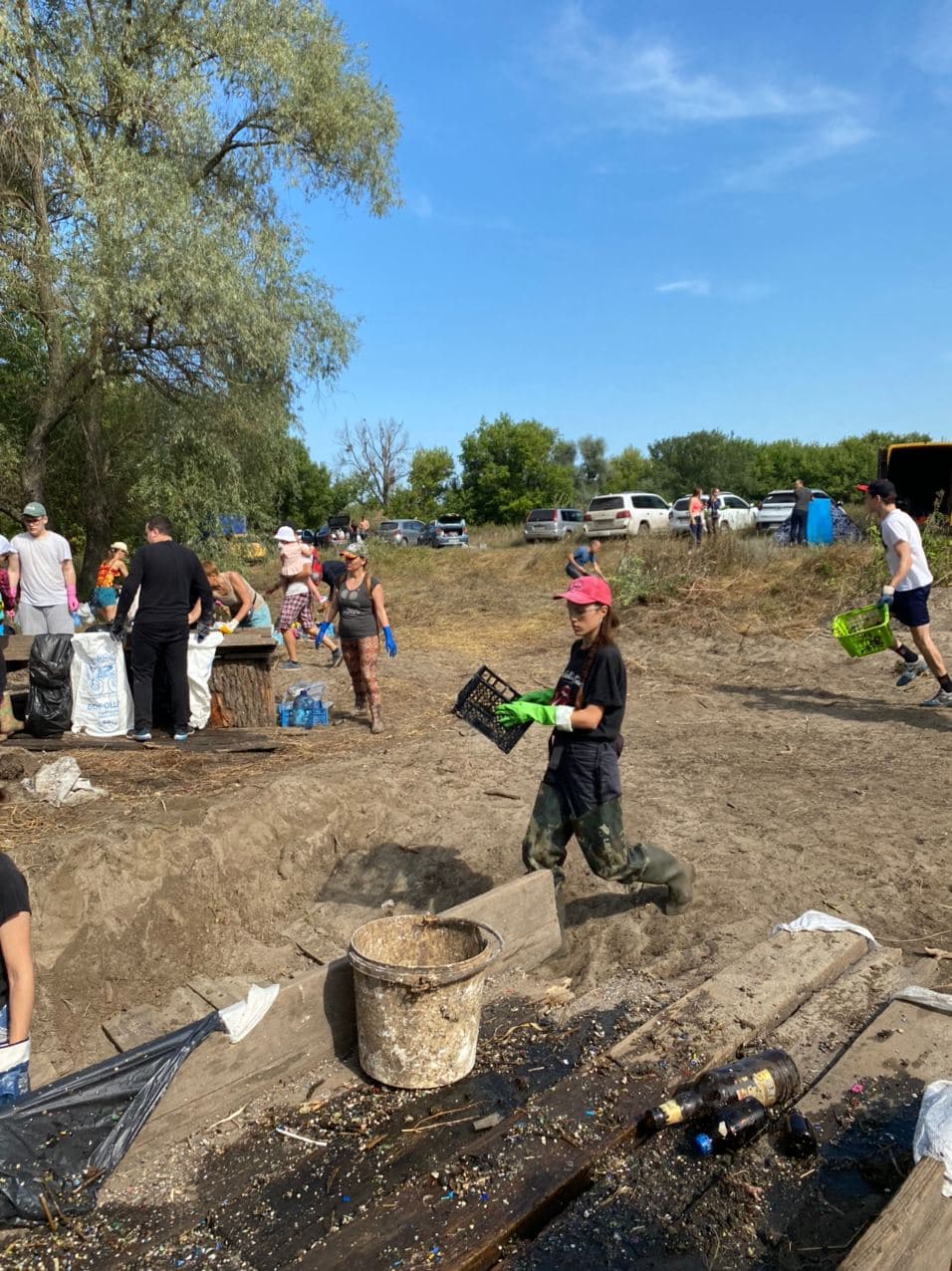 15 мусорных островов: экоактивисты расчистили реку Уды фото 1