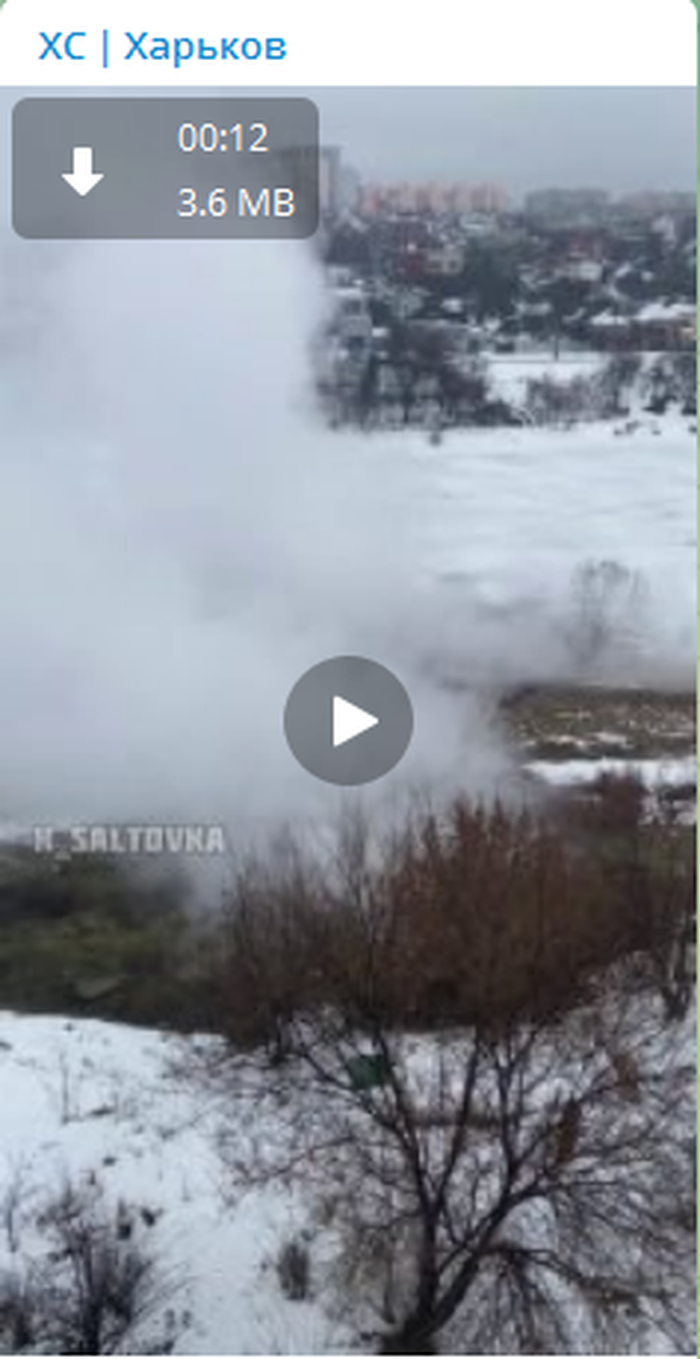 "Фонтан кипятка разлетался на десятки метров": на Алексеевке — крупная авария на сетях.